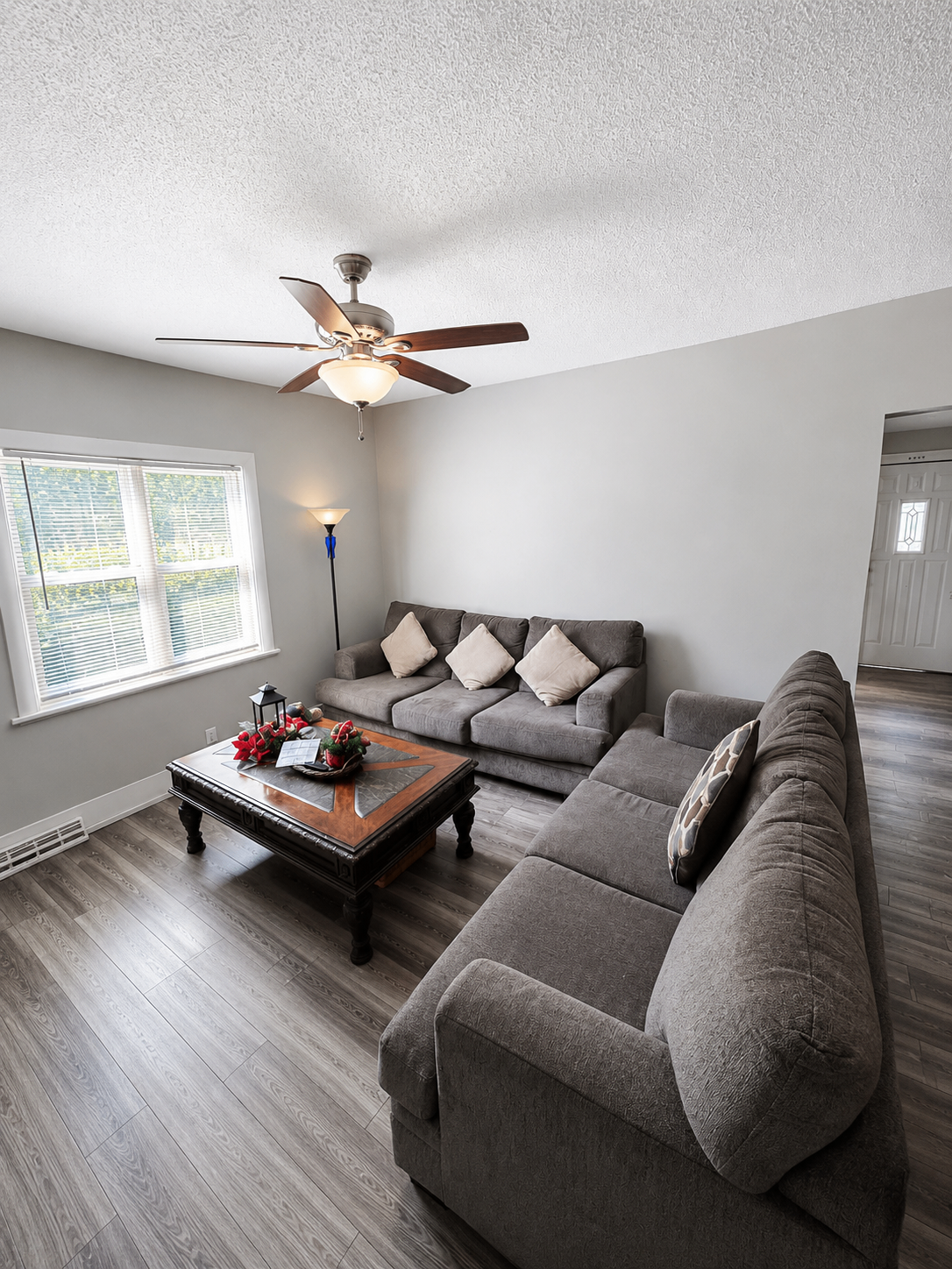 Comfortable living room at New Life Care